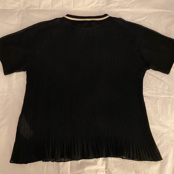 Top - Picture 2 of 4